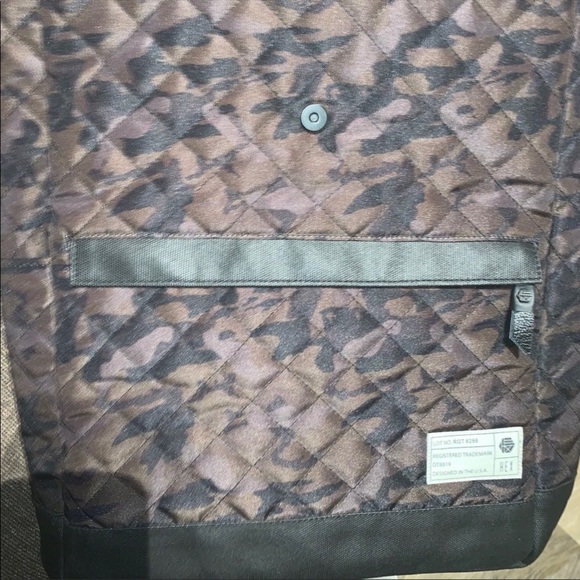 HEX Backpack - Picture 3 of 6